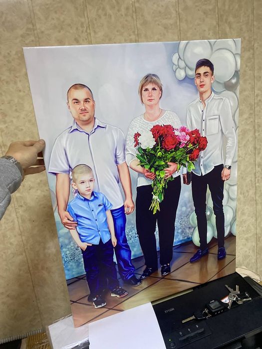 Портреты на холсте. Универсальный подарок