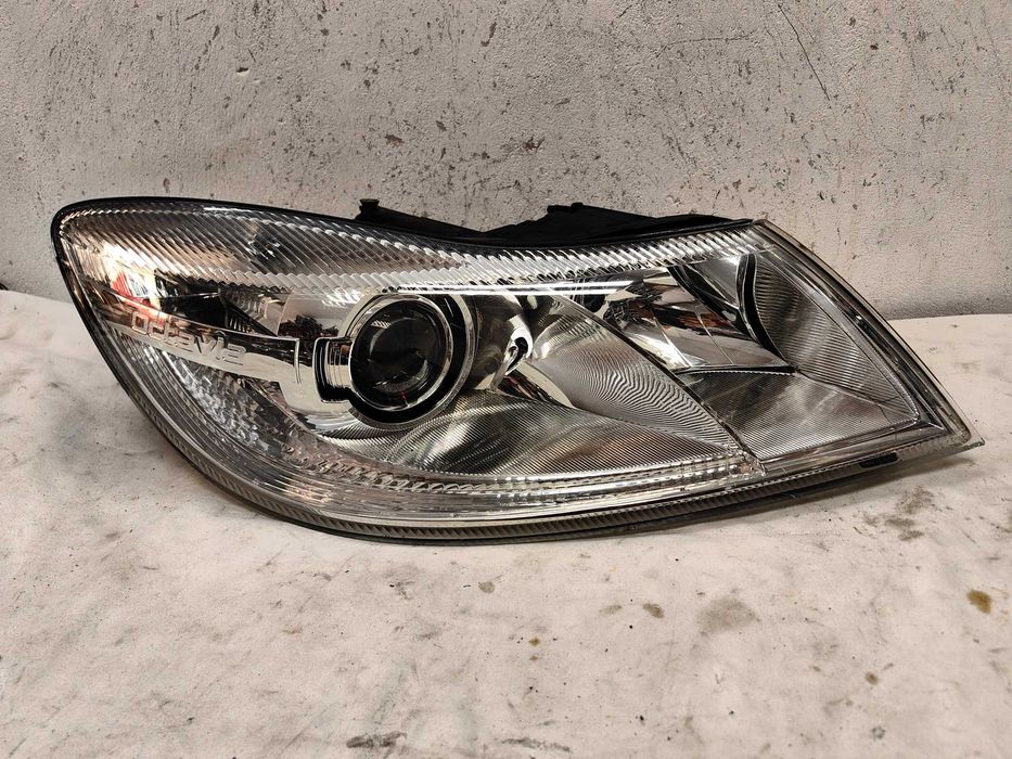 Оригинален фар Шкода Октавия  Skoda Octavia Bixenon