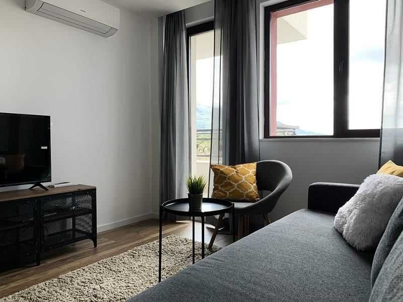 Дава се под наем Двустаен апартамент в София, Борово - 65 кв.м за 425 € - Снимка #1