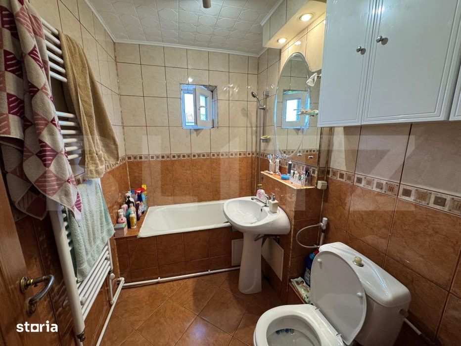 Apartament de 3 camere, decomandat, cartierul 1 Mai