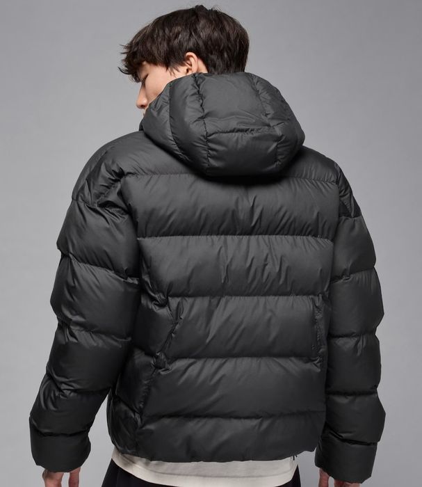 Яке Air Jordan Puffer

Чисто новo с етикети. 

Размер S

Цена 199 лв.