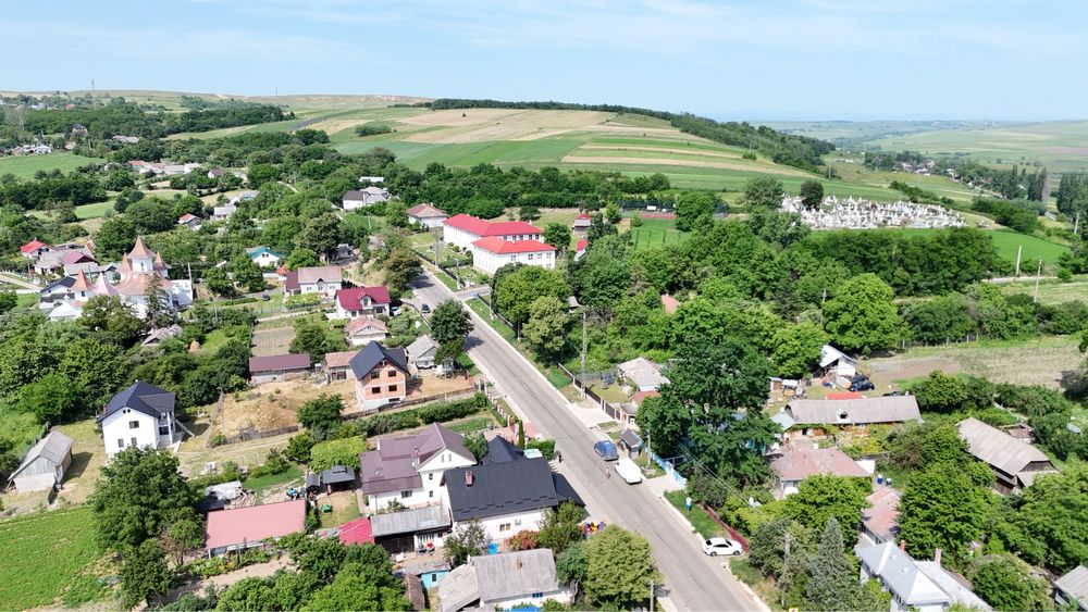 Camere de inchiriat intr-un spatiu comercial!