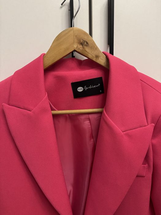 Женский пиджак розовый