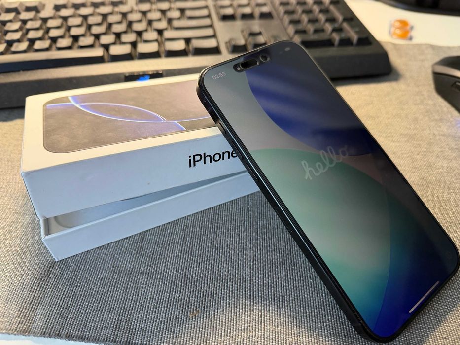 iPhone 16 Pro Max / 96% / Black / Cutie + Cablu încărcător / 3 huse