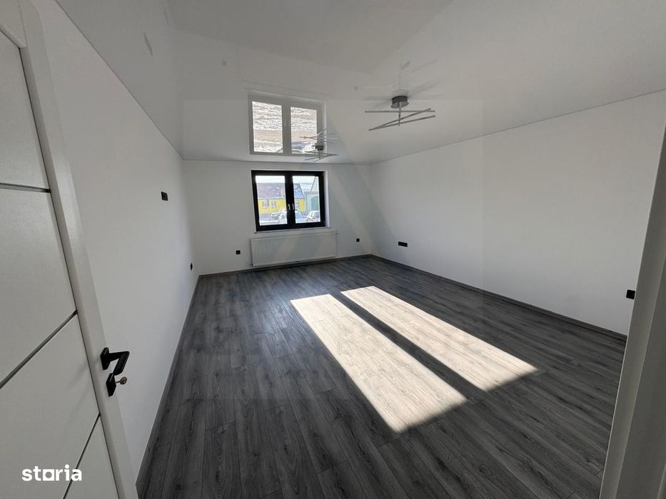 Casa moderna constructie noua 195 mp utili 100 mp curte in Sura Mare
