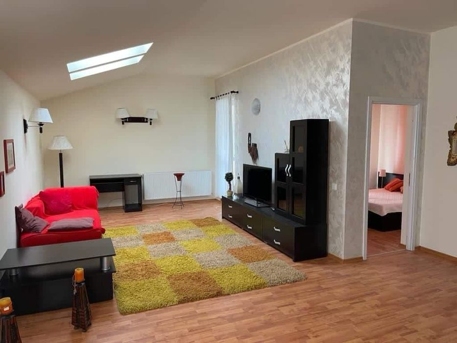Închiriez apartament 2 camere, 80 mp, terasă + balcon, parcare – proprietar