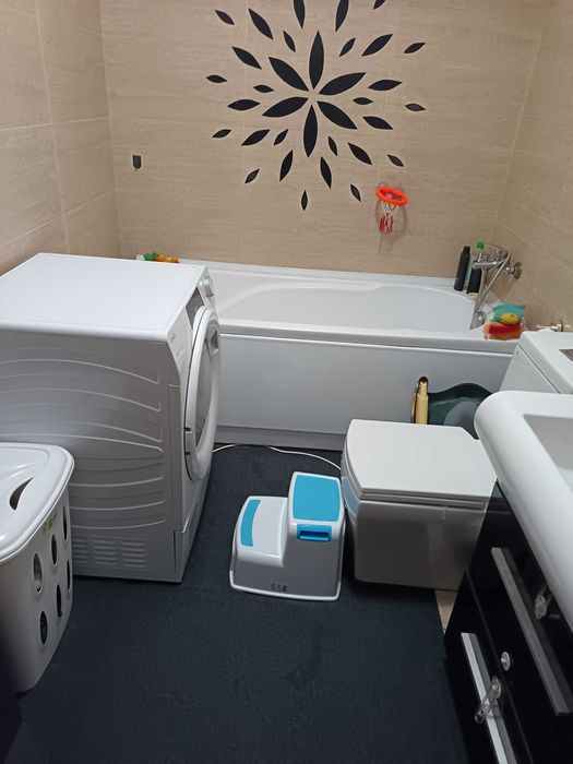 Vând apartament Sânpetru