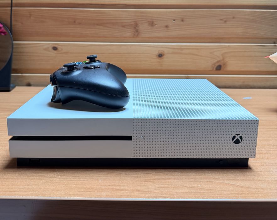 Vand Xbox One S.