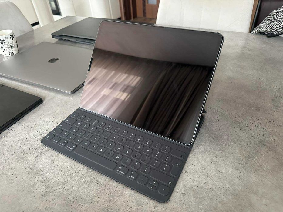 Ipad Pro 12.9” 3rd gen 2019 Cellular + Apple Smart Folio