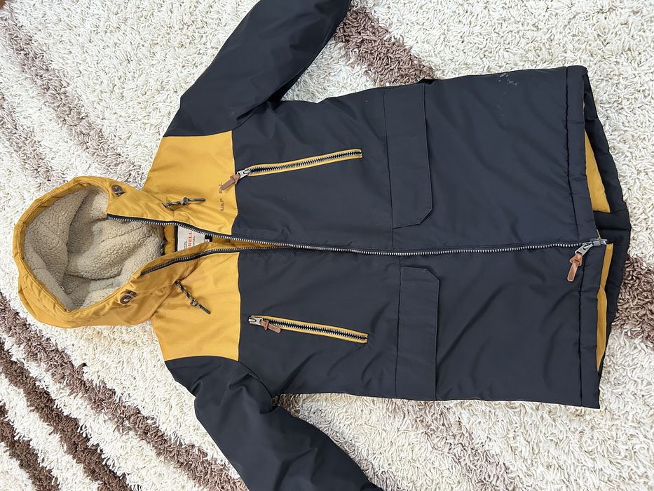 Продам зимнюю куртку