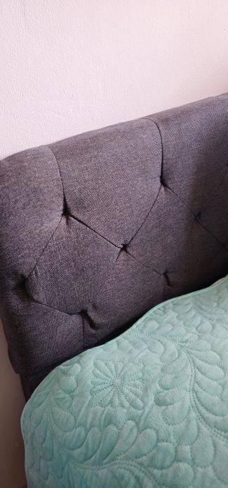 Vând pat in stare foarte bună