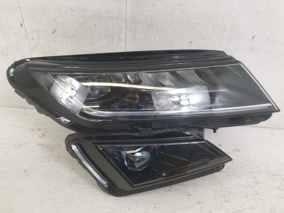 Десен фар Пълен LED Шкода Кодиак / Skoda Kodiaq 1 Оригинален Повреден