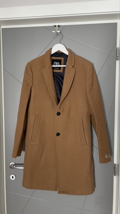 Palton Zara Man cu continut 77% lana