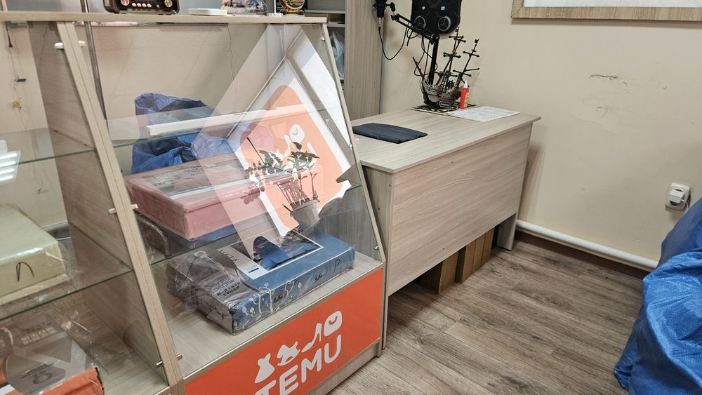 Продам витрины почти новый