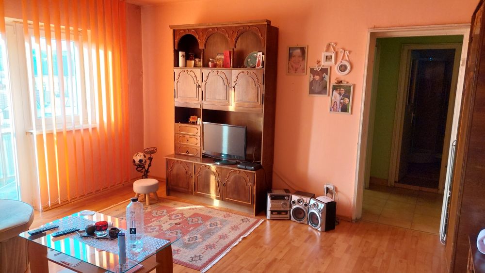 De vânzare apartament cu 2 camere în Aleșd