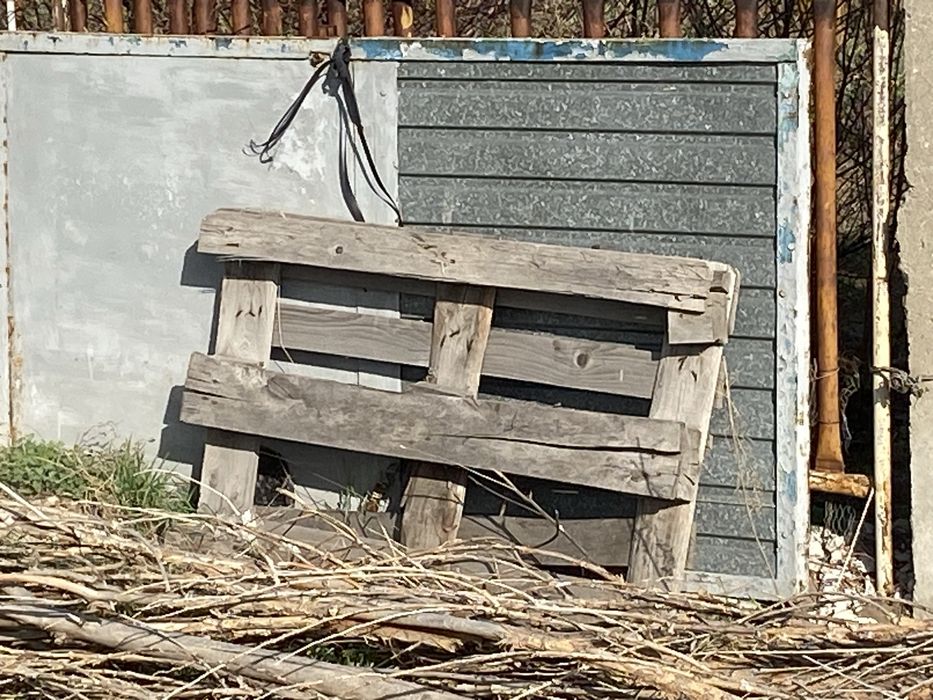 Железные ворота плотный металл