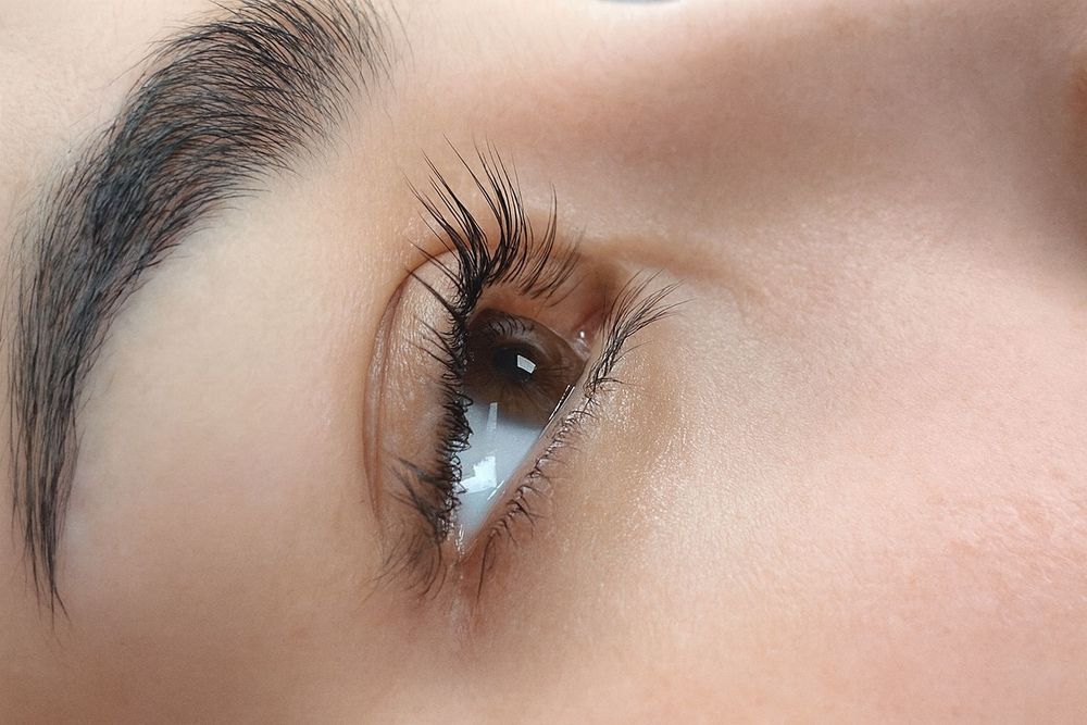 LED и обычное наращивание, ламинирование ресниц