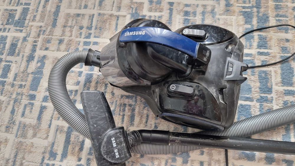 Продам пылесос /