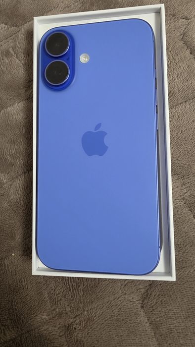 Продам IPhone 16