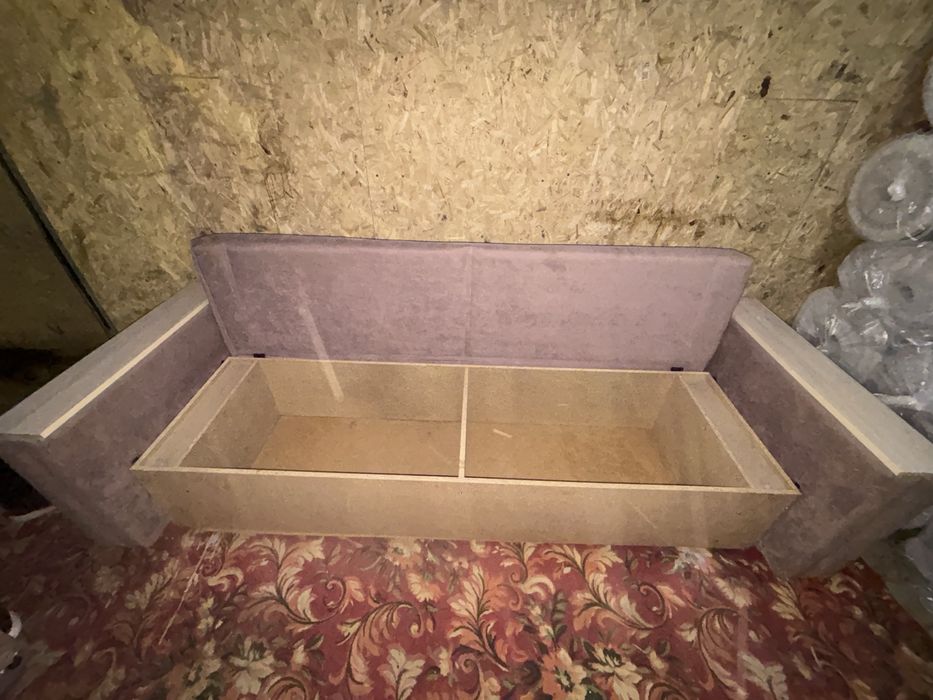 Диван,раздвижно почти новая