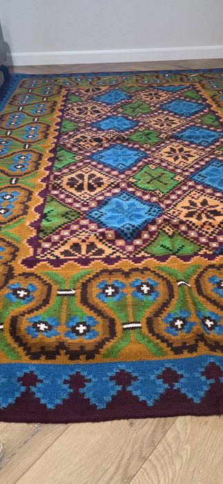 Vand set 2 covoare din lana tesute,noi