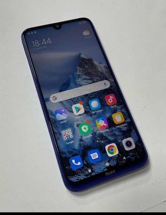 Redmi note 8 sotiladi 6/128 xolati yaxshi