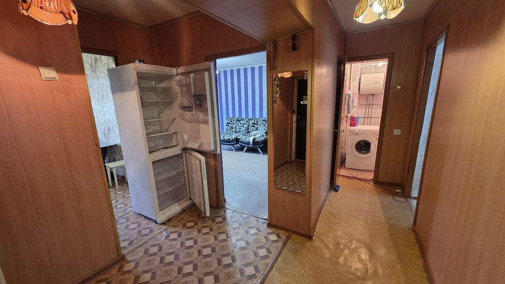 Продам 4 комнатную квартиру