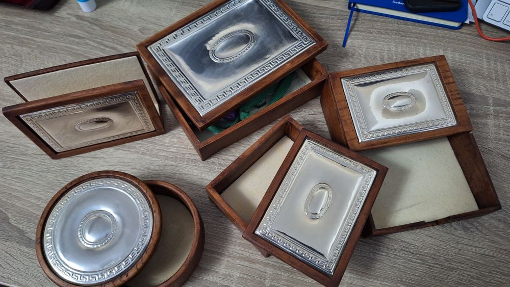 Set de cutii din lemn masiv si argint