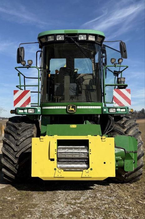 Комбайн John Deere 7500