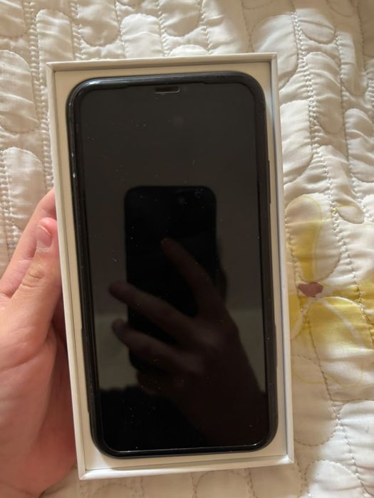 iPhone 11 на 128 ГБ в чёрном цвете