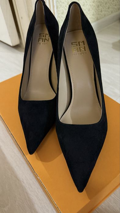 Продаю туфли SMAN черная замша
