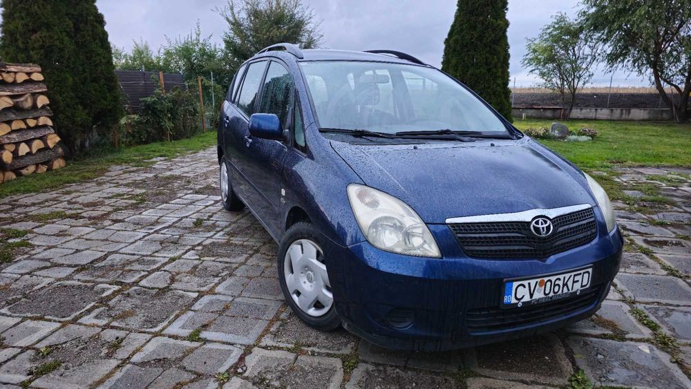 TOYOTA Corolla Verso 2003 — imagine 3