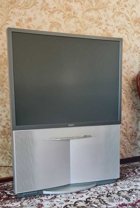 Продаётся телевизор Sony оригинальный  43 дюма