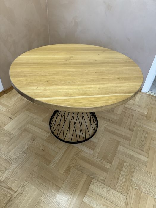 Маса от масивно дърво