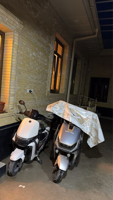 Скутер електроний