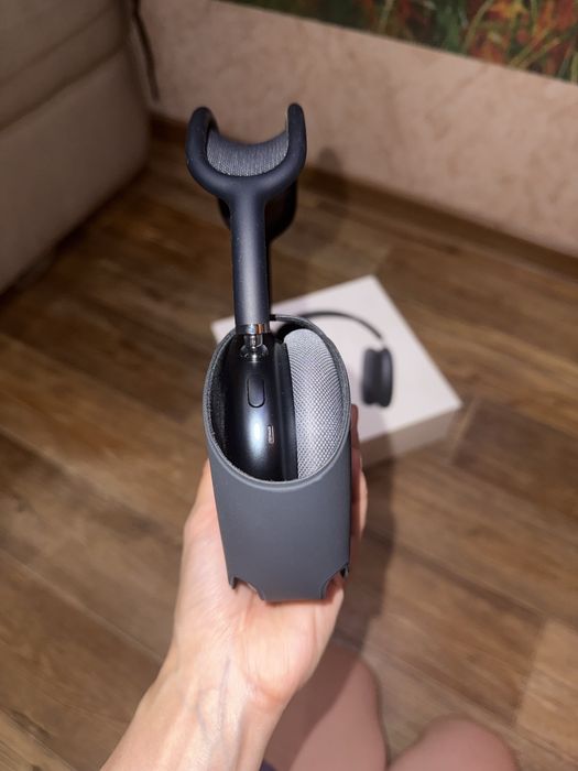 AirPods Max новые