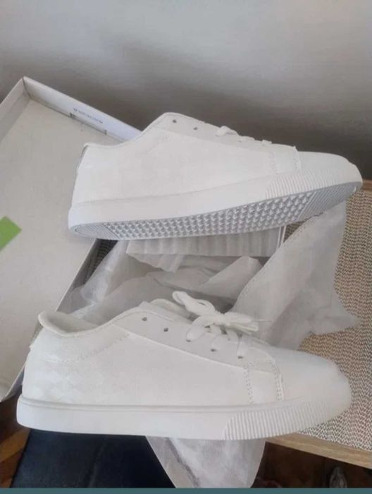 Adidași comozi pentru femei