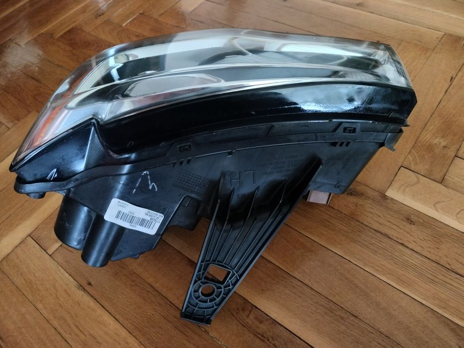 Оригинален ляв Фар за Jeep Grand Cherokee WK2