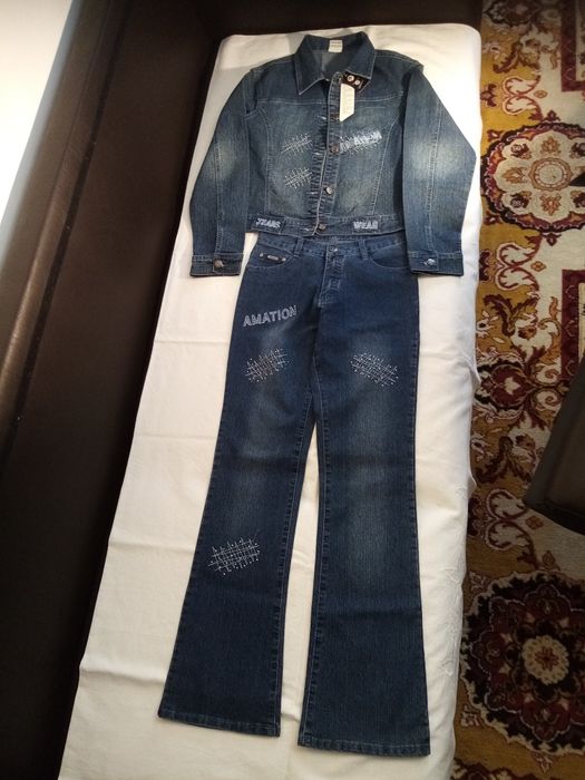 Costum de blugi, damă.