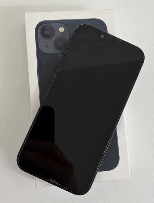 Продам Iphone 13