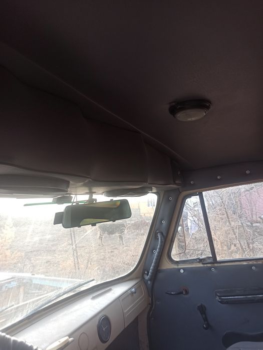 Бортовой УАЗ в хорошем состоянии всё работает.