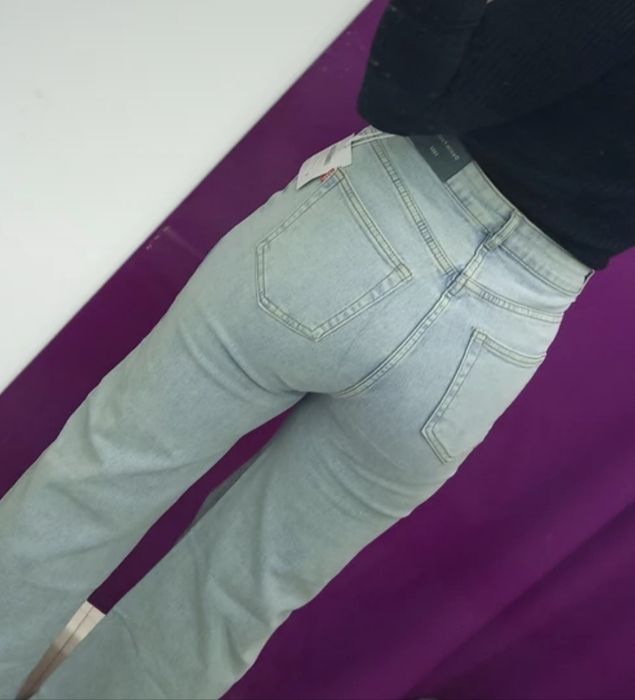 Продам джинсы 28р (46р)