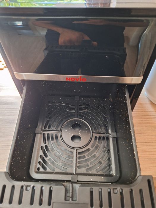 Airfryer  NOVIO  8 L, 1400w.