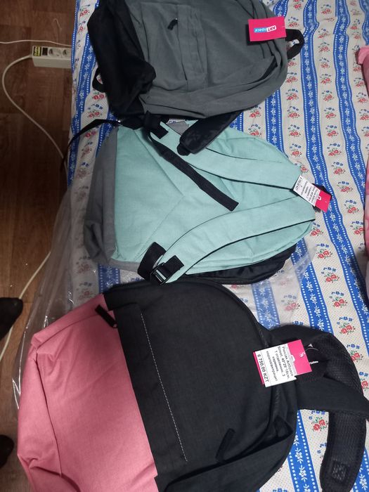 Продам 3 новых школьные рюкзаки