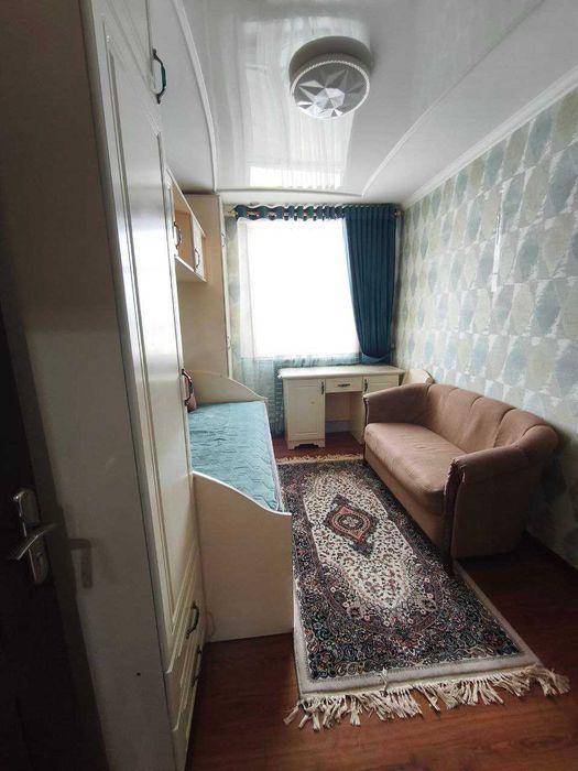 Бўстон даҳасида 4 хоналик Квартира сотилади