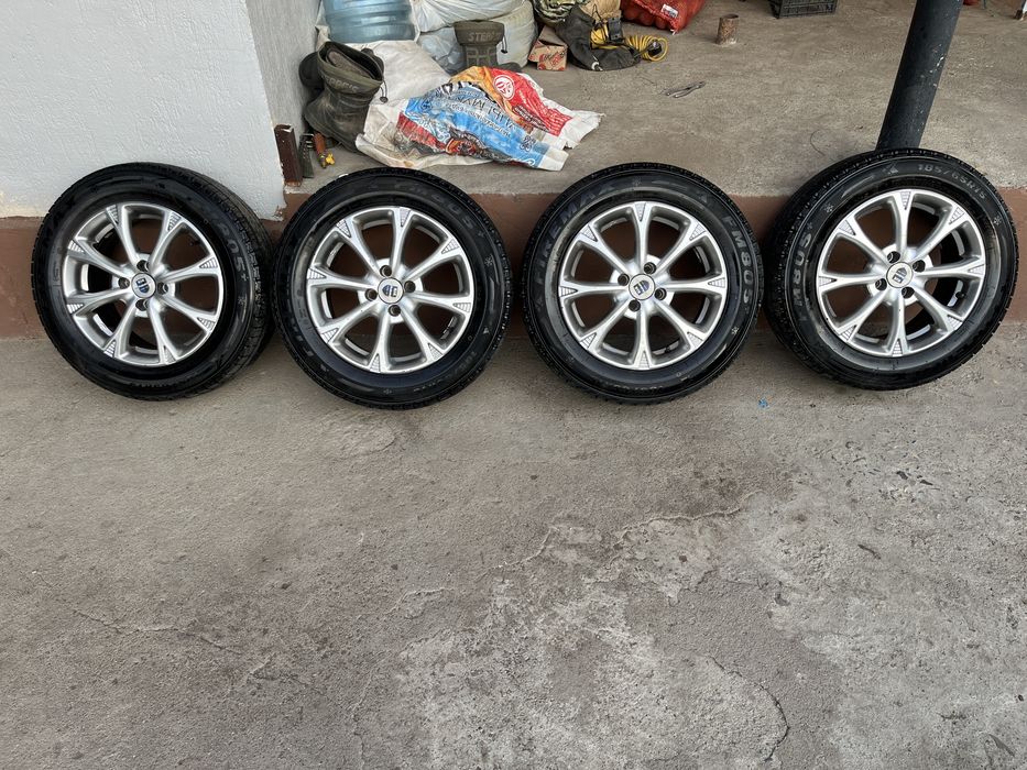 Продам зимние шины с дисками 185/65 R15