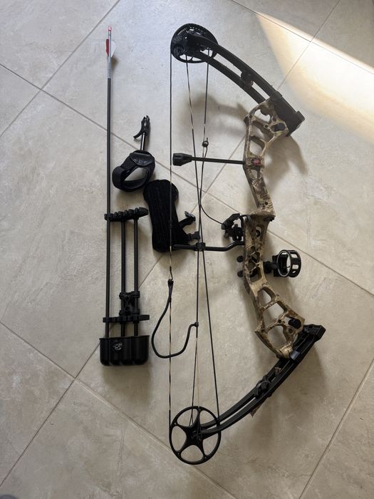 Продавам компаунден лък PSE Stinger 50 lbs – пълен комплект