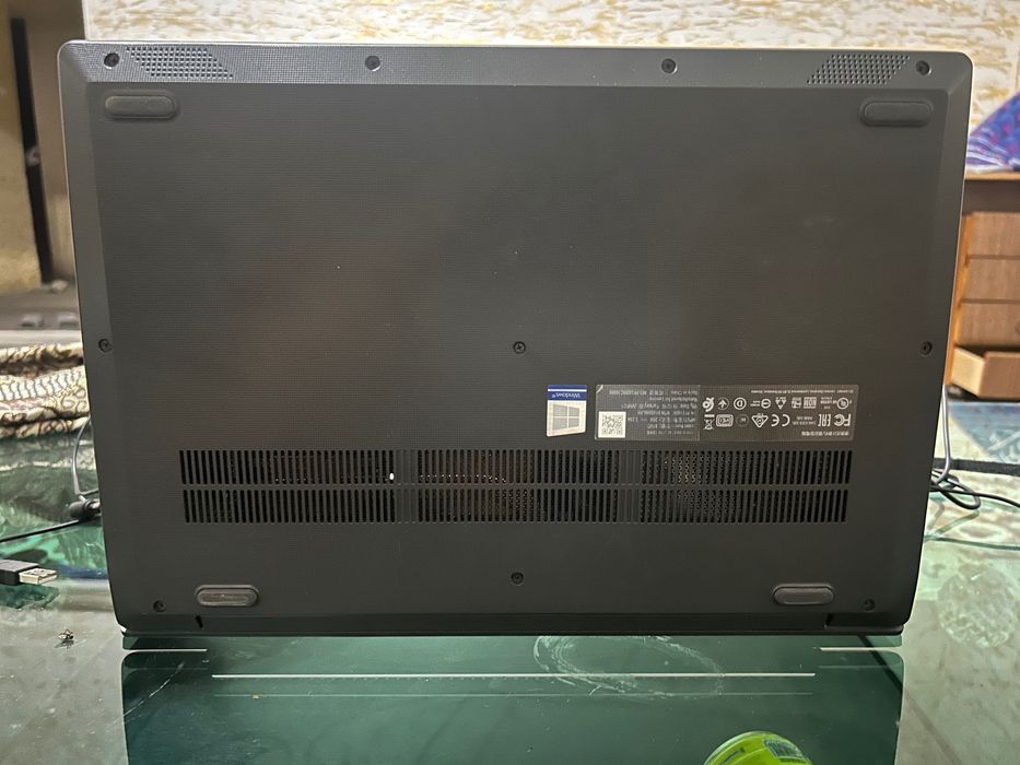 Ноутбук Lenovo )