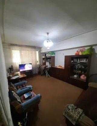 Продаётся 4х комнатная квартира В центре Ц-5