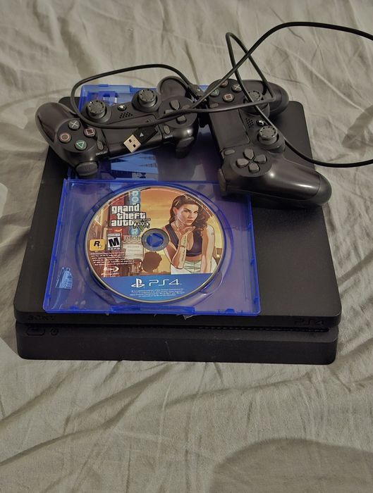 Play station 4 slim 1 T